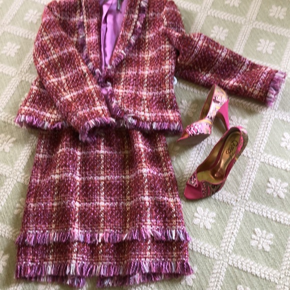 Gorgeous wool blend suit - Picture 5 of 8